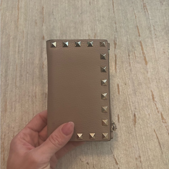 Pink Valentino Rockstud Wallet - Picture 3 of 9